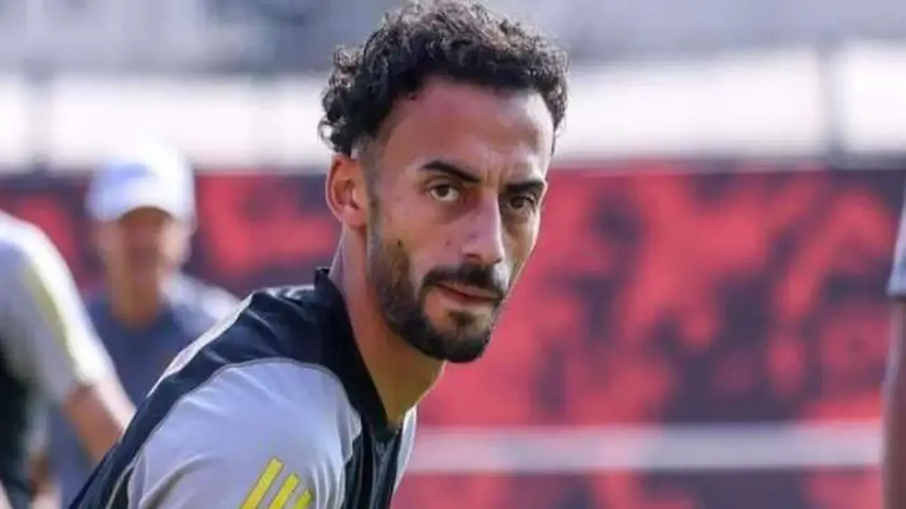 خيارات الأهلي لتجديد عقد أحمد عبد القادر تتحدد بعد موقف توروب الأخير